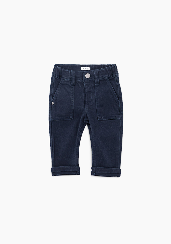 detail dětské chlapecké džíny s pružným pasem IKKS