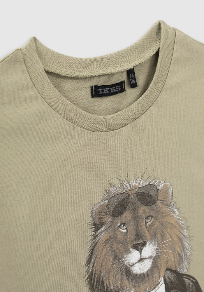 detail Chlapecké tričko s obrázkem lva v bundě IKKS