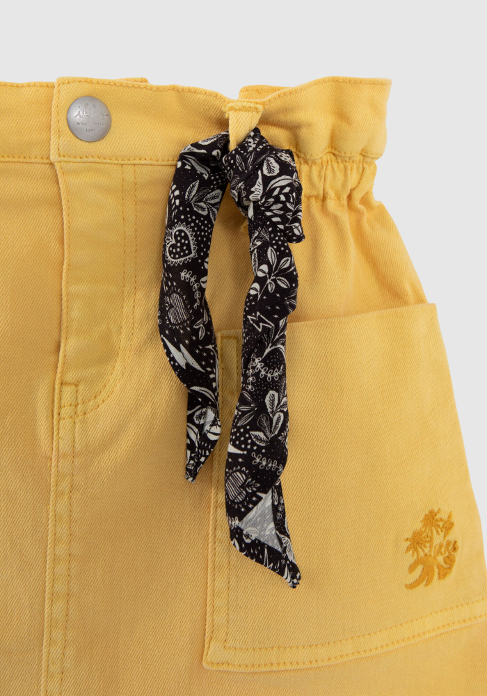 detail Girls' color denim skirt with scarf