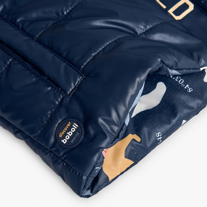 detail Chlapecká oboustranná bunda s kapucí a nápisem Discover the World BOBOLI