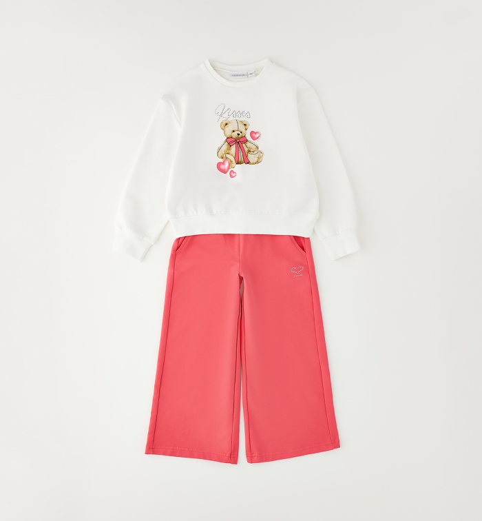 detail Dívčí tepláková souprava s medvídkem a širokými kalhotami SARABANDA