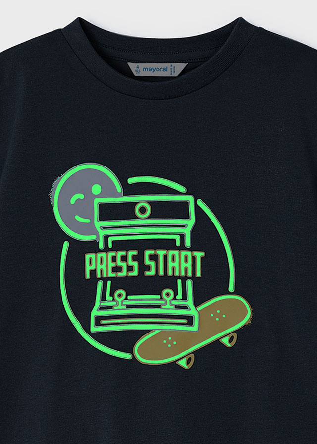 detail Boys' fluorescent print T-shirt