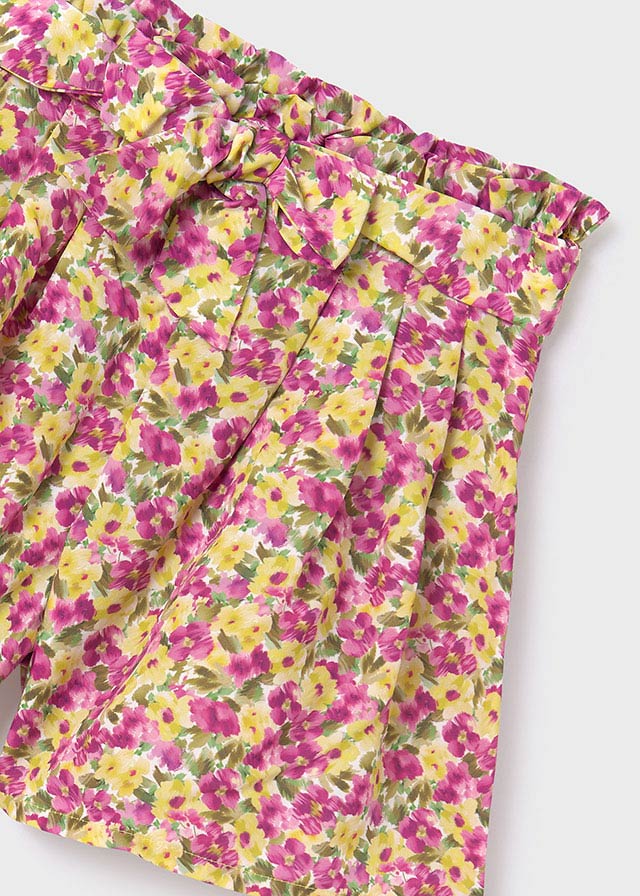 detail Girls' floral shorts
