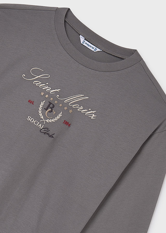 detail Dívčí tričko Saint Moritz s výšivkou v ležérním sportovním stylu MAYORAL