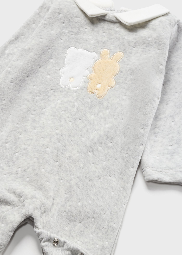 detail Novorozenecké sametové pletené pyžamo MAYORAL