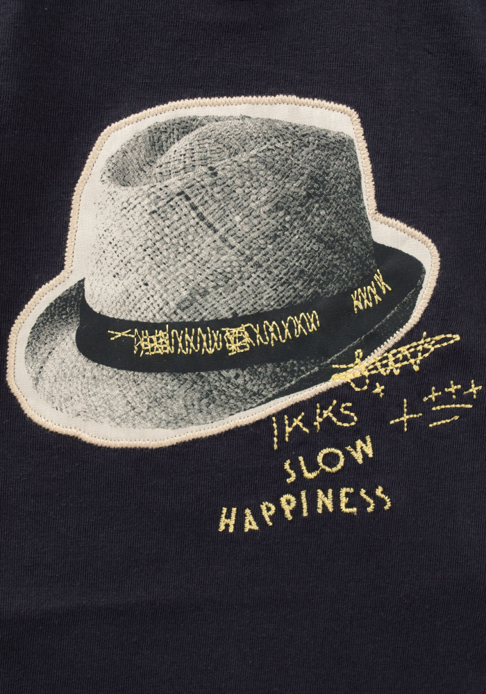 detail Dětské chlapecké tričko z biobavlny s obrázkem klobouku IKKS